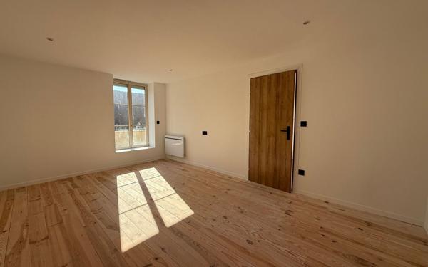 Maison à vendre    5 pièces • 237,60 m2 Courgains