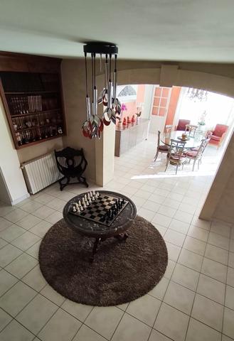 Maison familiale avec piscine sur 1 800 m² Saint-Martin-de-Valgalgues (30520)