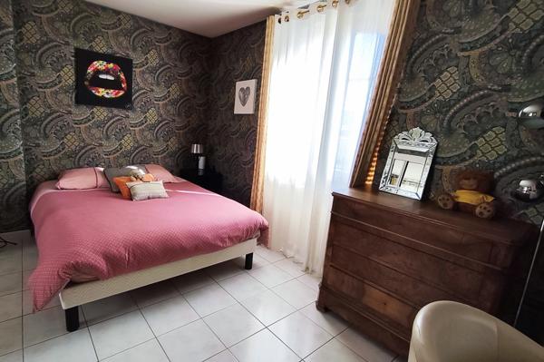 Maison familiale avec piscine sur 1 800 m² Saint-Martin-de-Valgalgues (30520)