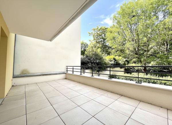 Nantes Jules Verne Appartement T3 avec grande terrasse, balcon, parking en sous-sol