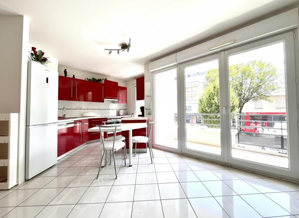 Nantes Jules Verne Appartement T3 avec grande terrasse, balcon, parking en sous-sol