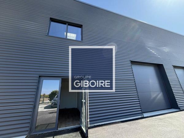 Local d'activites 215 m² à louer LE RHEU (réf : 35.6777)