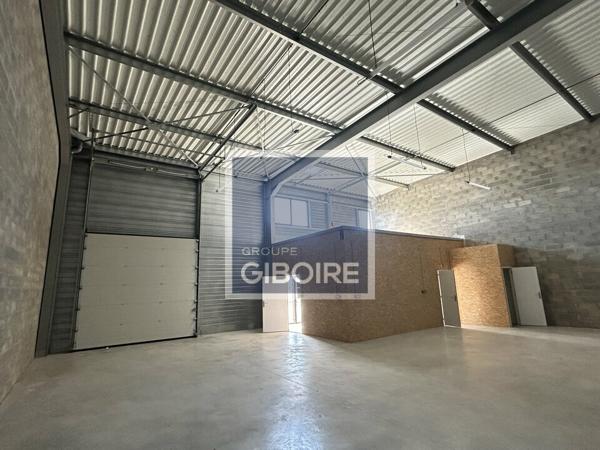 Local d'activites 215 m² à louer LE RHEU (réf : 35.6777)