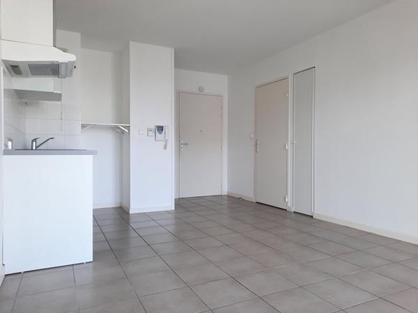 Appartement 1 pièce – 34 m² environ à Saint-Nazaire (ref : 75581SN-VA)
