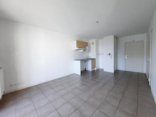Appartement 1 pièce – 34 m² environ à Saint-Nazaire (ref : 75581SN-VA)
