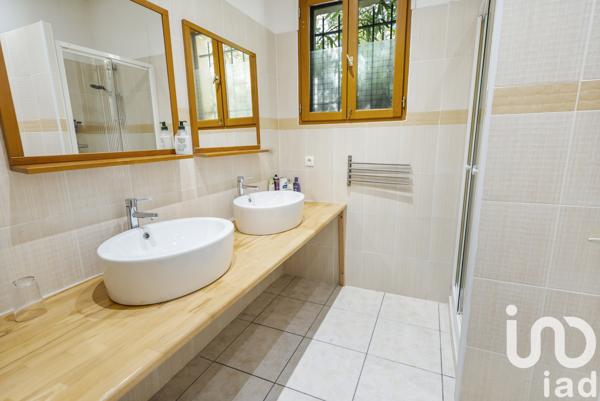 Maison à vendre 10 pièces 270 m² Saint-Maximin-la-Sainte-Baume