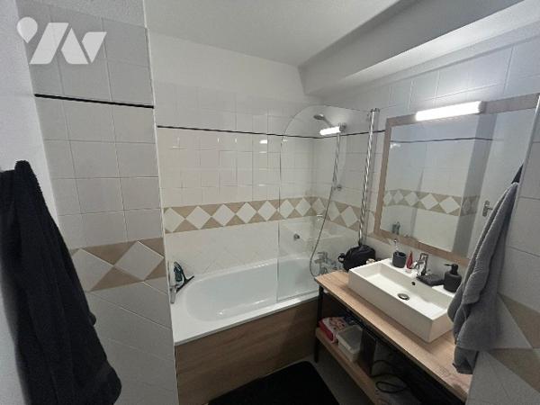 À vendre – Studio meublé en résidence étudiante rénovée en 2022 – Campus Technolac