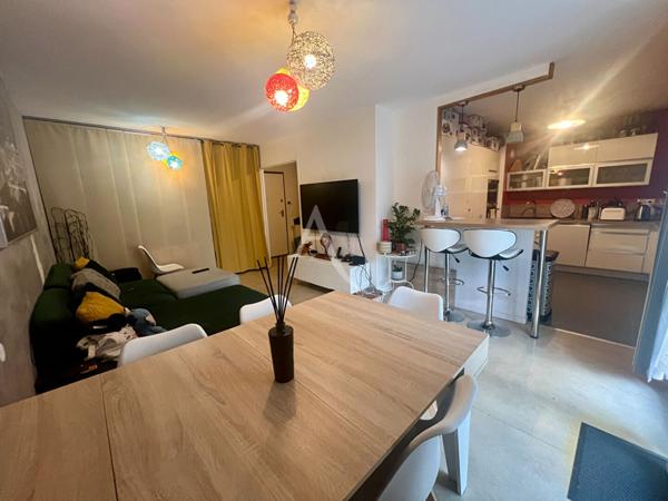 Maison 5 pièces de 100m2, jardin de 73m2 - écoles - commerces - transports