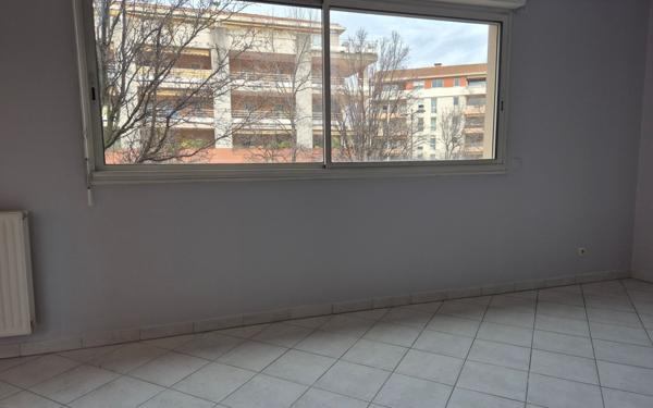 Appartement à vendre    2 pièces • 26 m2 Aubagne