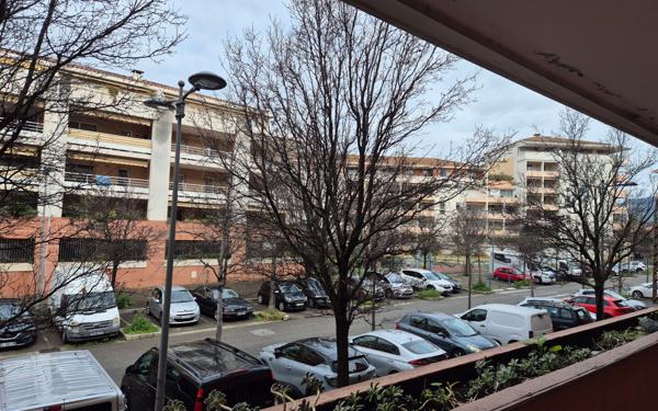 Appartement à vendre    2 pièces • 26 m2 Aubagne