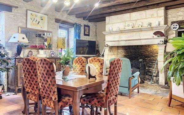 Maison à vendre    5 pièces •  Salignac-Eyvigues