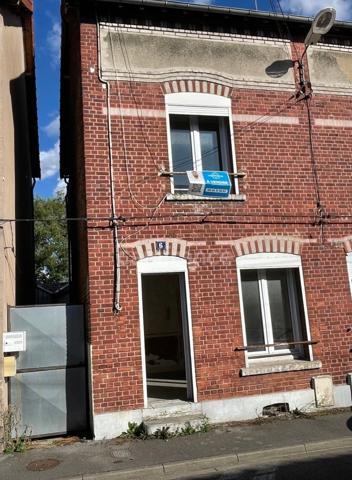 Maison 2 à 3 chambres à rafraîchir.