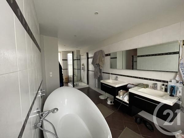 Maison à vendre  6 pièces - 207 m2 LA VARENNE ST HILAIRE - 94