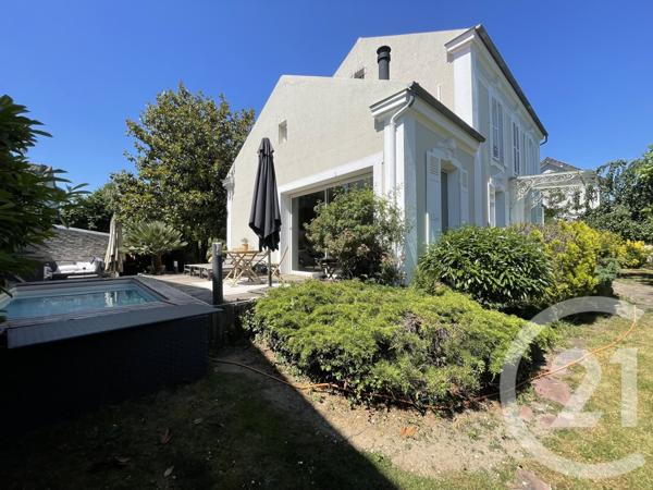 Maison à vendre  6 pièces - 207 m2 LA VARENNE ST HILAIRE - 94