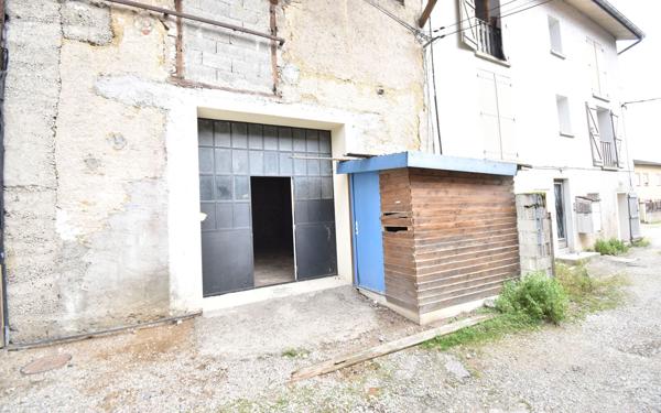 Stationnement à louer    40 m2 Meximieux