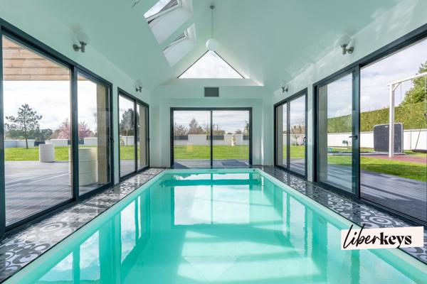 Villa d’architecte  contemporaine  avec piscine intérieure– 334 m²   – 20 min de Houdan