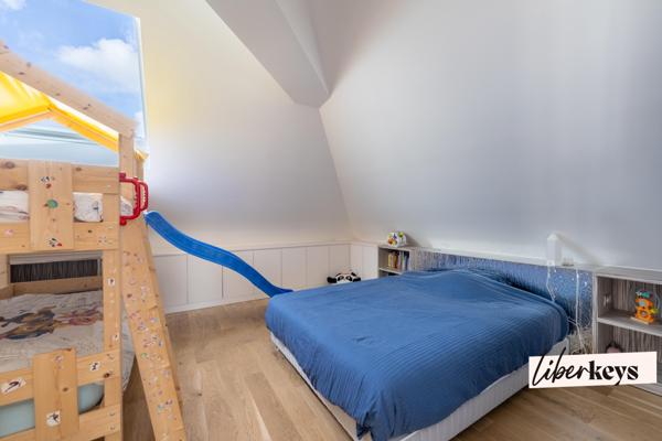 Villa d’architecte  contemporaine  avec piscine intérieure– 334 m²   – 20 min de Houdan