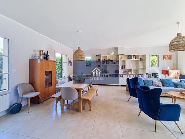Maison
         5 pièces
        - 178 m² Bien prestige 569 000 € *