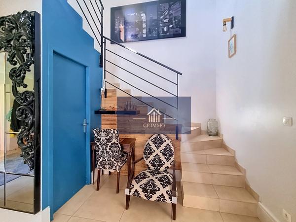 Maison
         5 pièces
        - 178 m² Bien prestige 569 000 € *