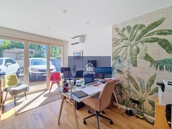 Maison
         5 pièces
        - 178 m² Bien prestige 569 000 € *
