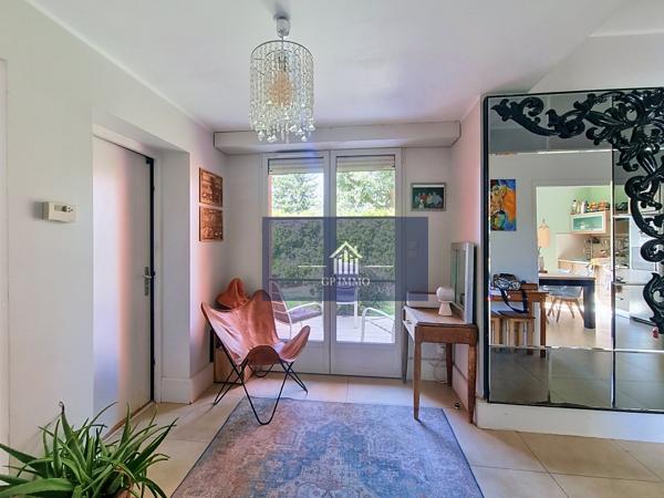 Maison
         5 pièces
        - 178 m² Bien prestige 569 000 € *