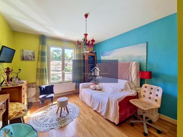 Maison
         5 pièces
        - 178 m² Bien prestige 569 000 € *
