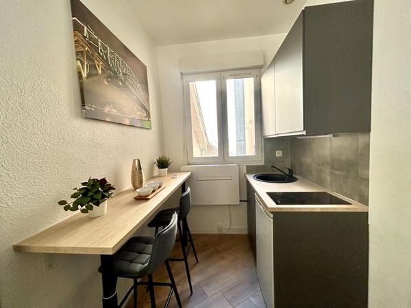 Appartement Villeurbanne Charpennes, studio 20 m2, moderne et rénové