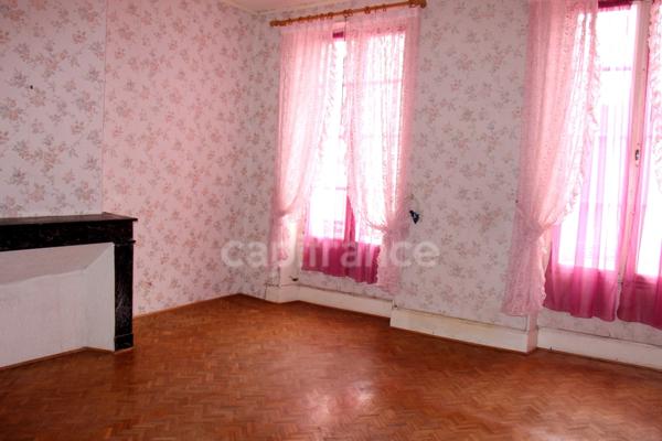 Maison de ville 4 pièces, 3 chambres, 130 m2, en plein coeur de LECTOURE (32)