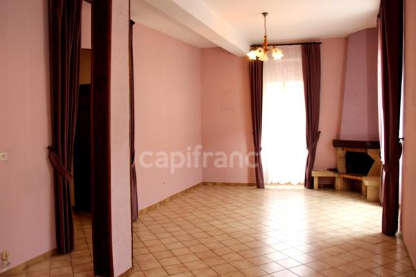 Maison de ville 4 pièces, 3 chambres, 130 m2, en plein coeur de LECTOURE (32)