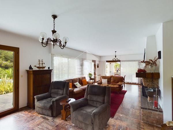 Belle maison vue mer, avec piscine, à quelques pas de la plage