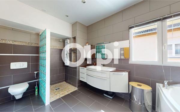 Maison à vendre    7 pièces • 159 m2 Bron