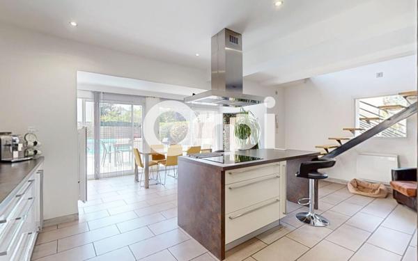 Maison à vendre    7 pièces • 159 m2 Bron