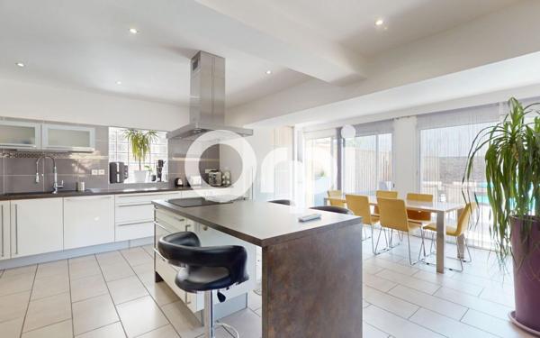 Maison à vendre    7 pièces • 159 m2 Bron