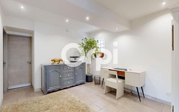 Maison à vendre    7 pièces • 159 m2 Bron
