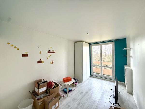 Bondy (93140) 4 Pièces avec BOX, 2 balcons, cave proche RER et futur métro 15