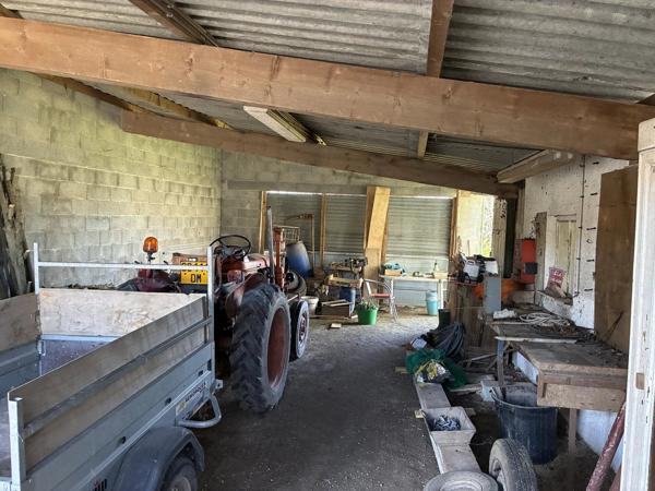 Vente                                                      Terrain
                        
                                         930 m2                     à Vallans