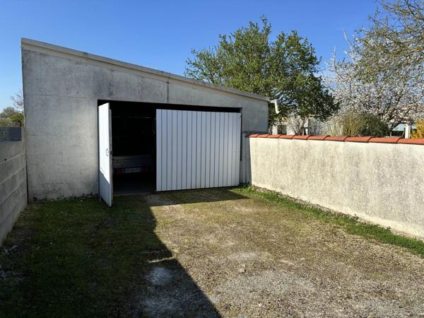 Vente                                                      Terrain
                        
                                         930 m2                     à Vallans