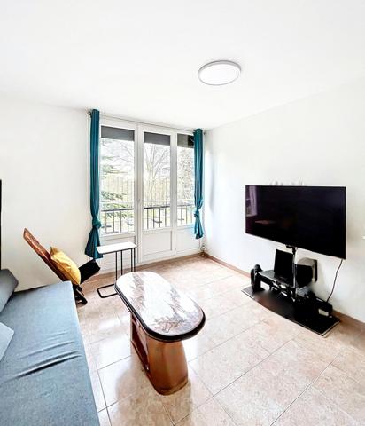 Appartement 2 pièces rénové, lumineux et sans vis-à-vis, à la limite de Gournay-sur-Marne, proche RER A et futur métro Ligne 16