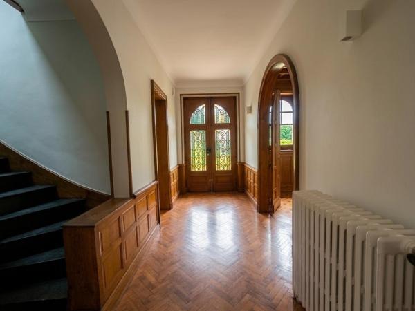 Maison Art déco sur 2 700 m² constructibles