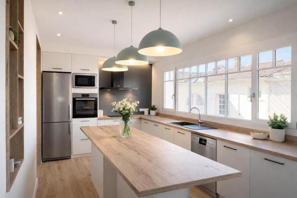 Maison Art déco sur 2 700 m² constructibles