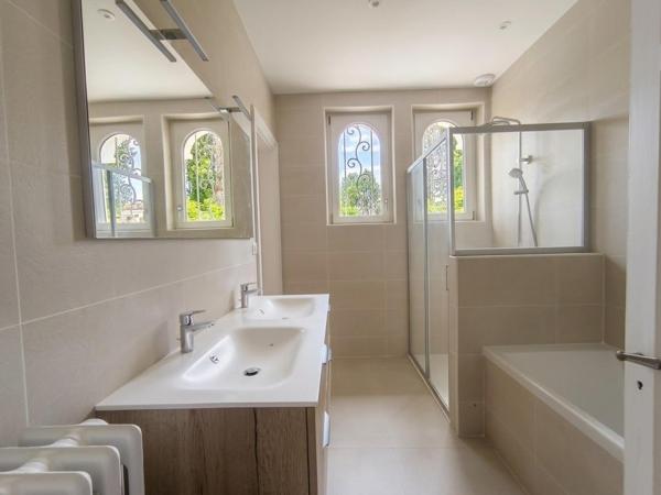 Maison Art déco sur 2 700 m² constructibles