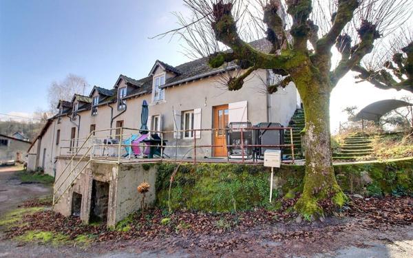 Maison à vendre    6 pièces •  Saint-Symphorien-de-Marmagne