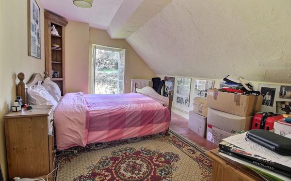 Maison à vendre    6 pièces •  Saint-Symphorien-de-Marmagne