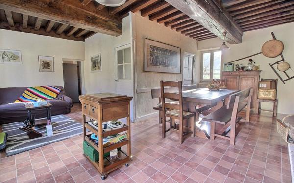 Maison à vendre    6 pièces •  Saint-Symphorien-de-Marmagne