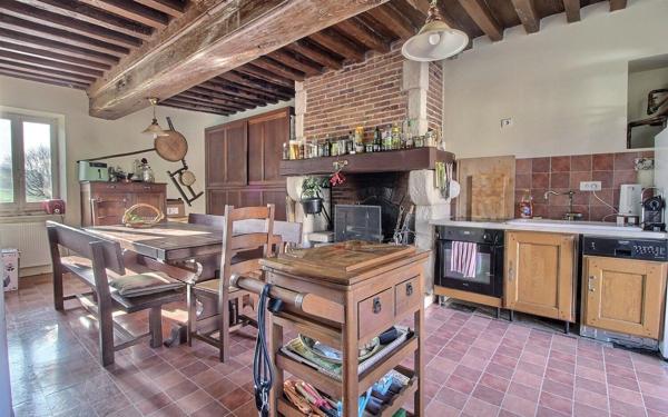 Maison à vendre    6 pièces •  Saint-Symphorien-de-Marmagne