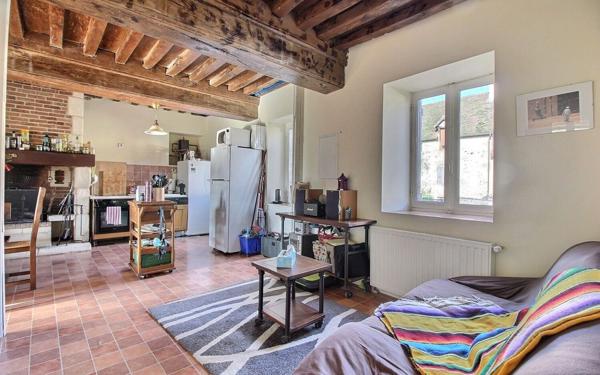 Maison à vendre    6 pièces •  Saint-Symphorien-de-Marmagne