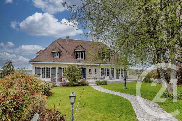 Maison à vendre  12 pièces - 238 m2 ST BERTHEVIN - 53