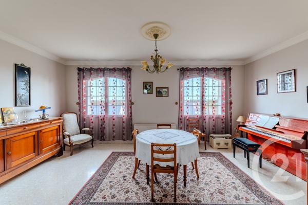 Maison à vendre  12 pièces - 238 m2 ST BERTHEVIN - 53