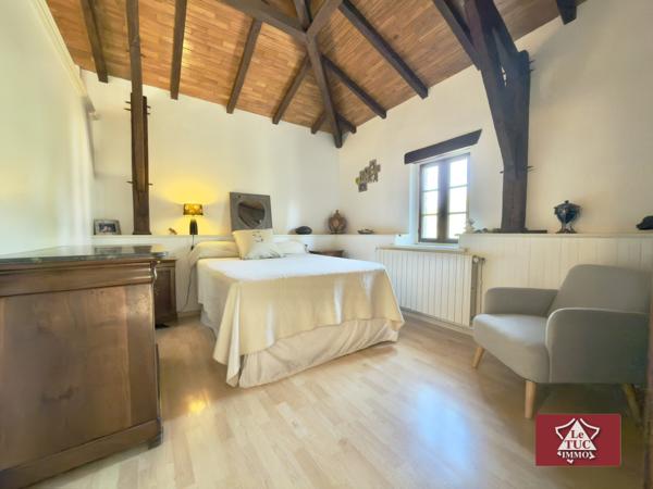 Maison en pierre avec garage, piscine et jardin. Penne-d'Agenais (47140)