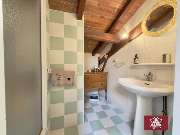 Maison en pierre avec garage, piscine et jardin. Penne-d'Agenais (47140)